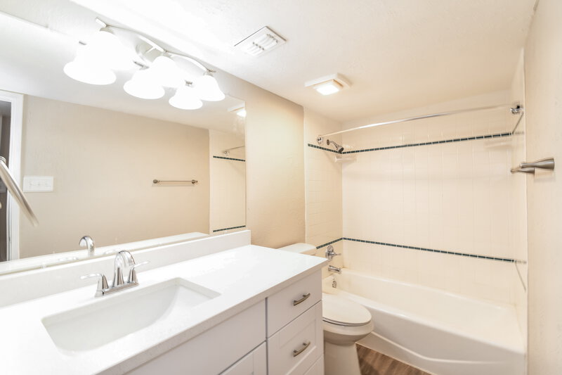 1,865/Mo, 431 Lee Dr Richmond, TX 77469 Bathroom View