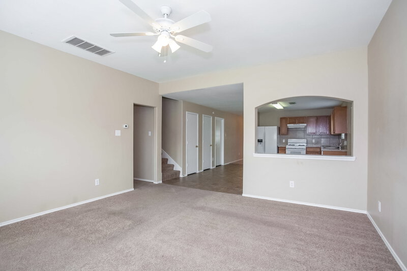2,370/Mo, 8223 Wainwright Way Rosharon, TX 77583 Living Room View 2
