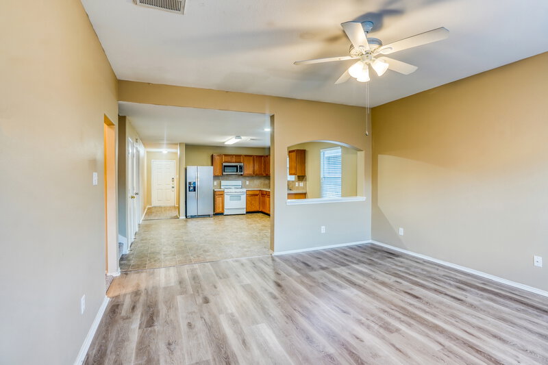 2,270/Mo, 8223 Wainwright Way Rosharon, TX 77583 Living Room View 2