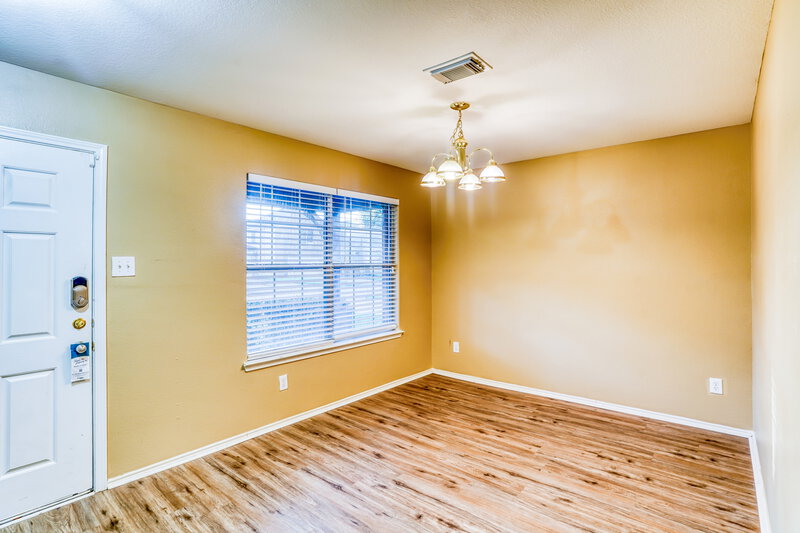 2,270/Mo, 8223 Wainwright Way Rosharon, TX 77583 Dining Room View