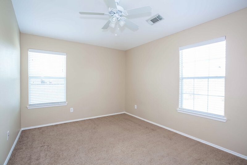 2,370/Mo, 8223 Wainwright Way Rosharon, TX 77583 Bedroom View 2