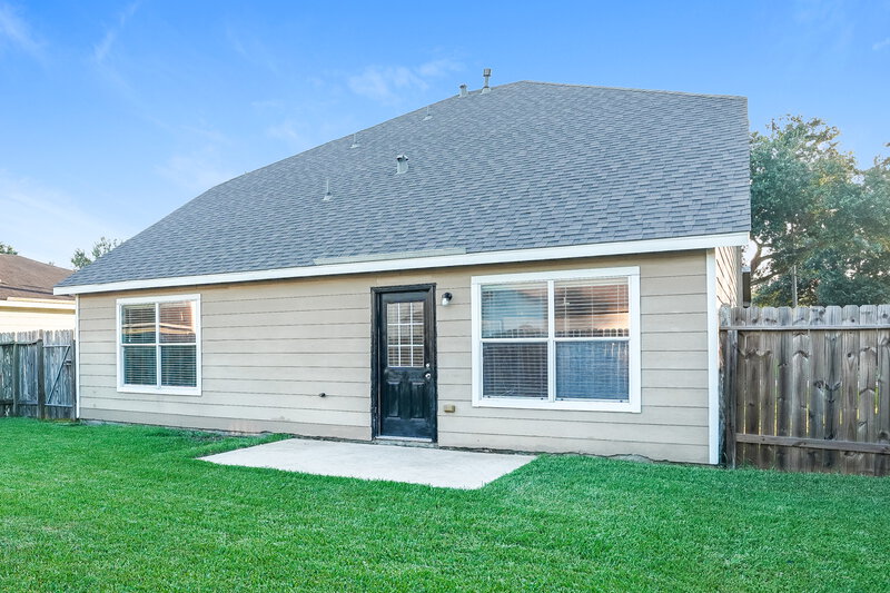 2,270/Mo, 8223 Wainwright Way Rosharon, TX 77583 Rear View