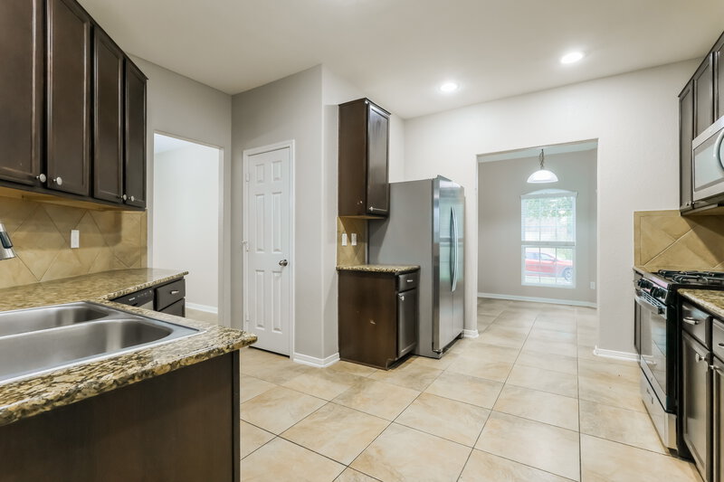 2,150/Mo, 2694 Elm Crossing Trl Spring, TX 77386 Kitchen View