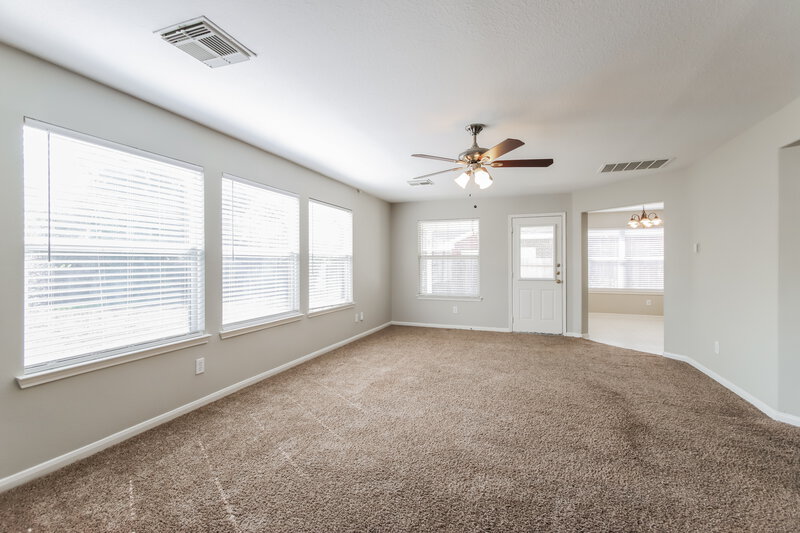 1,815/Mo, 32327 Willow Creek Park Conroe, TX 77385 Living Room View