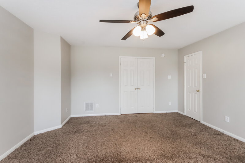 1,815/Mo, 32327 Willow Creek Park Conroe, TX 77385 Main Bedroom View