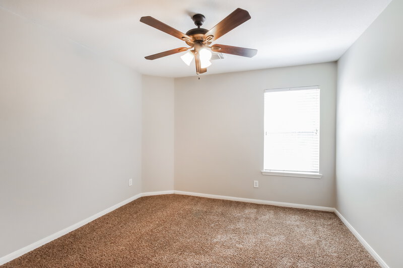 1,815/Mo, 32327 Willow Creek Park Conroe, TX 77385 Bedroom View