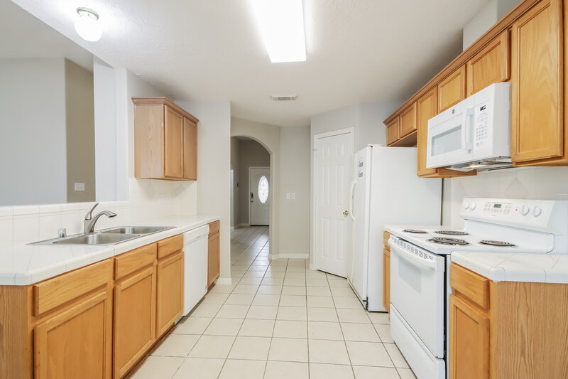 1,590/Mo, 16901 Canary St Conroe, TX 77385 Kitchen View