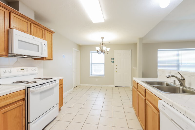 1,590/Mo, 16901 Canary St Conroe, TX 77385 Kitchen View 2