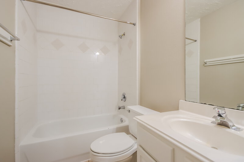 1,590/Mo, 16901 Canary St Conroe, TX 77385 Bathroom View