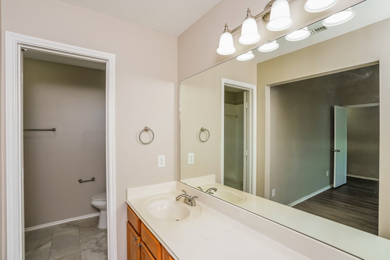 1,880/Mo, 1842 Strongs Ct Katy, TX 77449 Main Bathroom View