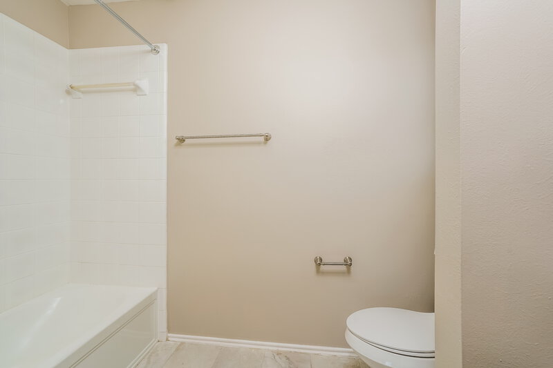 1,880/Mo, 1842 Strongs Ct Katy, TX 77449 Main Bathroom View 2