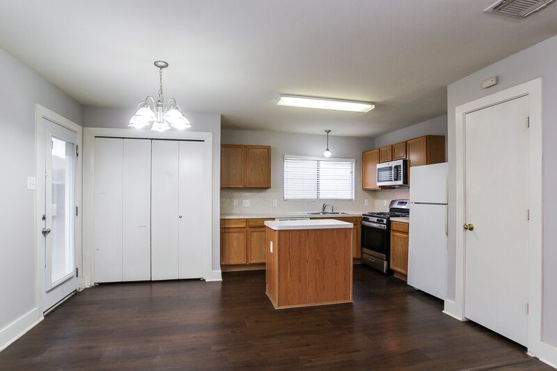 1,855/Mo, 423 Laurel Timbers Dr Humble, TX 77339 Dining Room View 2