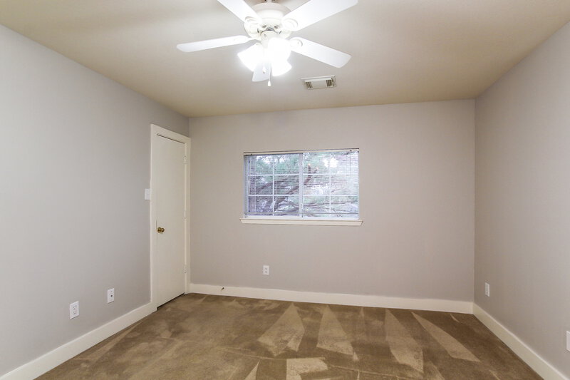 1,855/Mo, 423 Laurel Timbers Dr Humble, TX 77339 Main Bedroom View