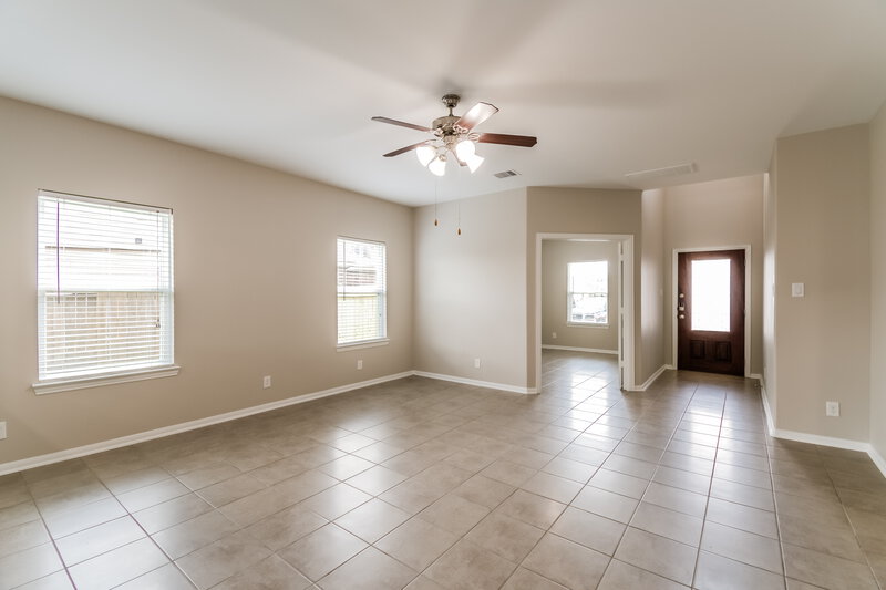 1,965/Mo, 323 Ginseng Ln Crosby, TX 77532 Living Room View