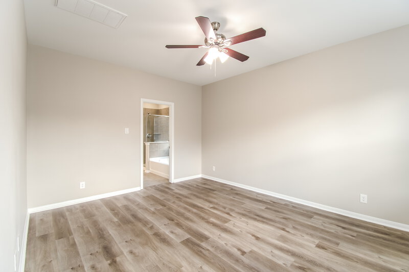 1,965/Mo, 323 Ginseng Ln Crosby, TX 77532 Main Bedroom View