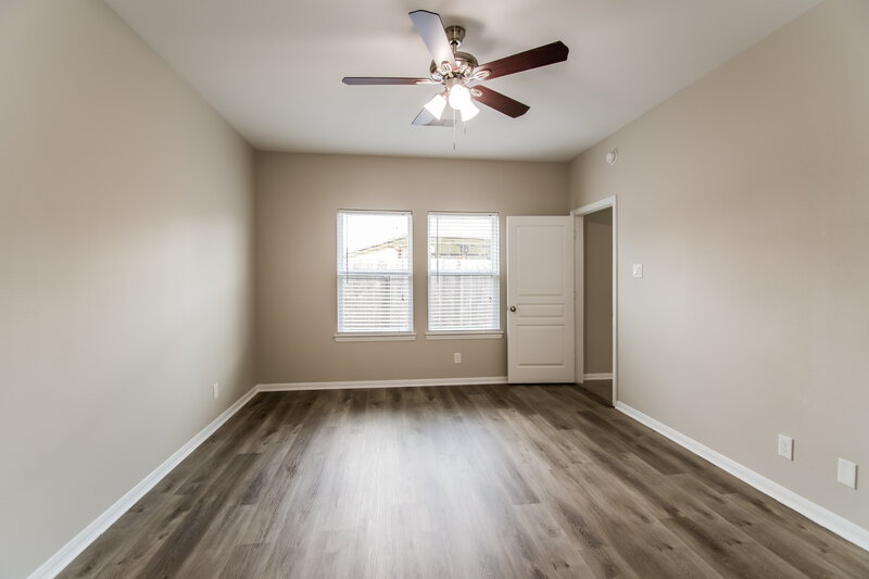 1,965/Mo, 323 Ginseng Ln Crosby, TX 77532 Main Bedroom View 2
