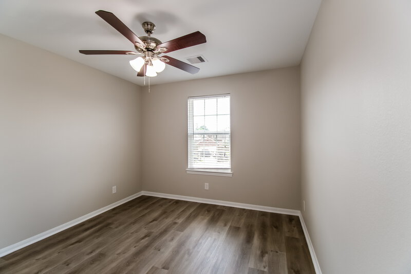 1,965/Mo, 323 Ginseng Ln Crosby, TX 77532 Bedroom View