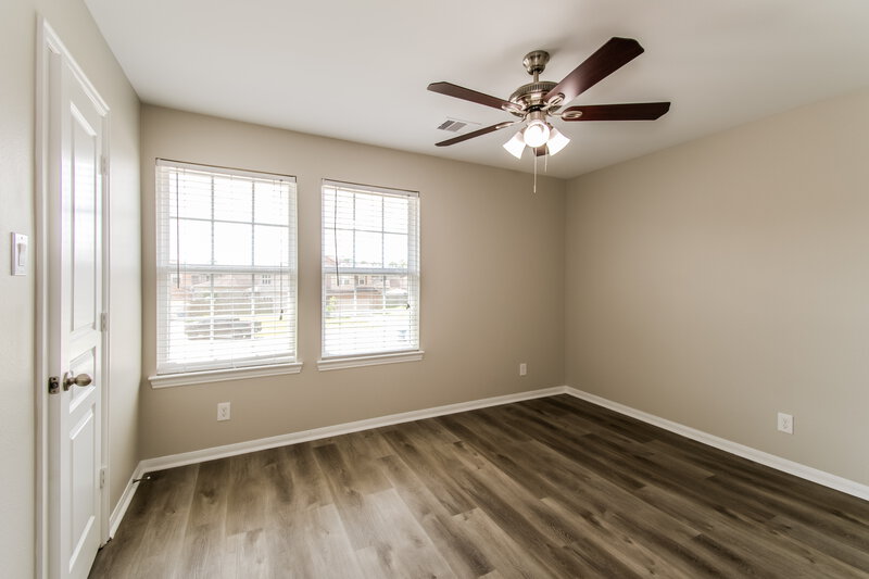 1,965/Mo, 323 Ginseng Ln Crosby, TX 77532 Bedroom View 3