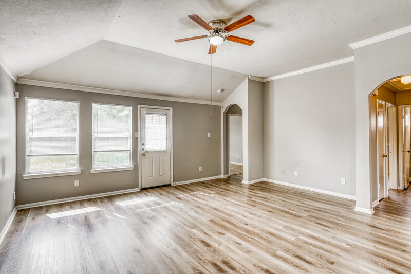 1,870/Mo, 5811 Ridgebluff Ln Katy, TX 77449 Living Room View