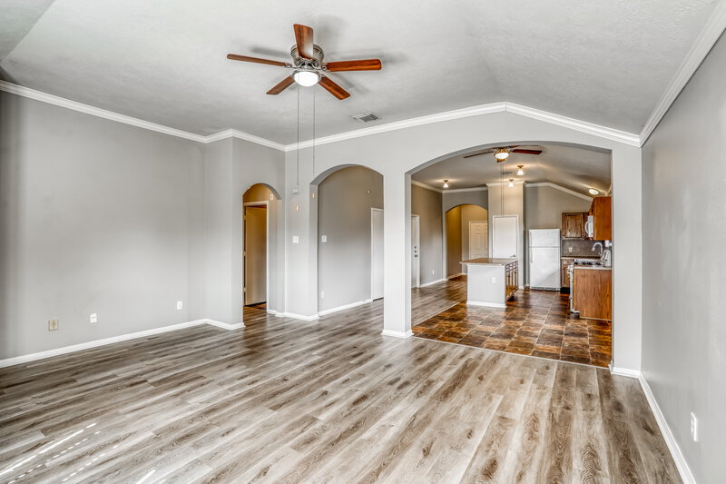 1,870/Mo, 5811 Ridgebluff Ln Katy, TX 77449 Living Room View 2