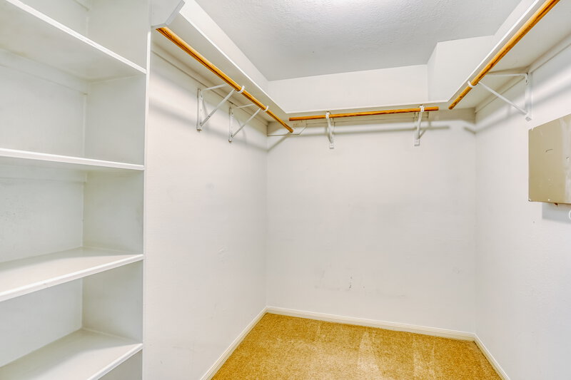 1,870/Mo, 5811 Ridgebluff Ln Katy, TX 77449 Walk In Closet View