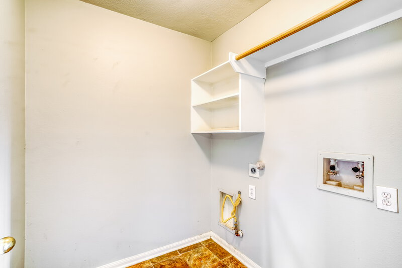 1,870/Mo, 5811 Ridgebluff Ln Katy, TX 77449 Laundry Room View