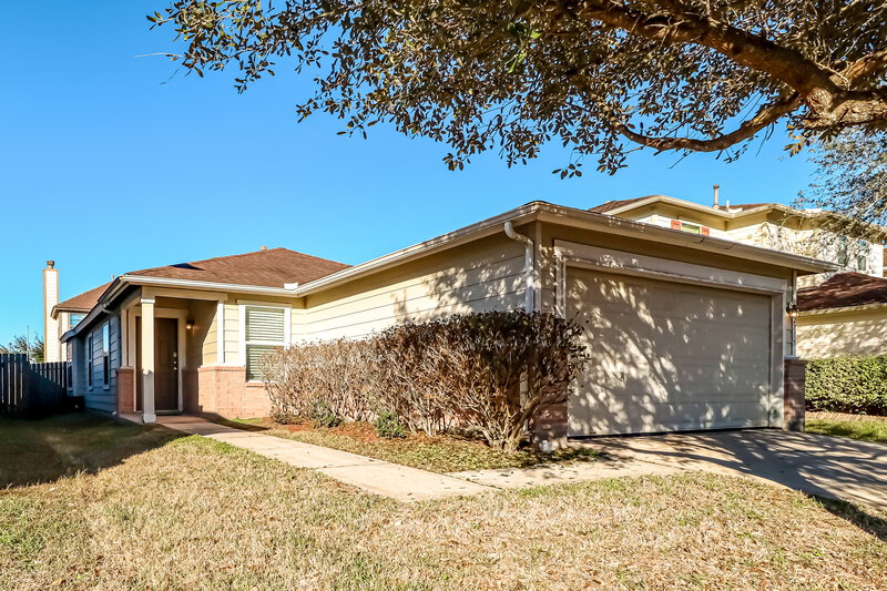 1,840/Mo, 2715 Skyview Glen Ct Houston, TX 77047 Front View