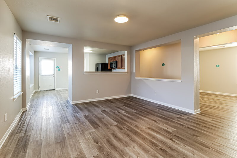 1,840/Mo, 2715 Skyview Glen Ct Houston, TX 77047 Living Room View