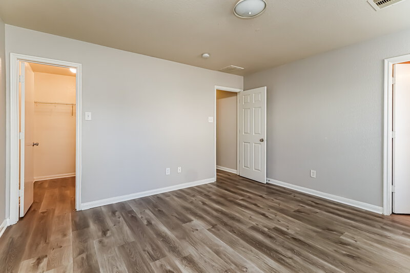 1,840/Mo, 2715 Skyview Glen Ct Houston, TX 77047 Main Bedroom View