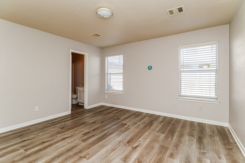 1,840/Mo, 2715 Skyview Glen Ct Houston, TX 77047 Main Bedroom View 2