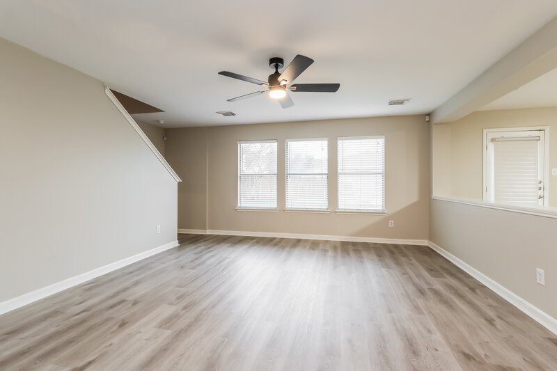 1,800/Mo, 15602 Clarks Fork Ct Houston, TX 77086 Living Room View