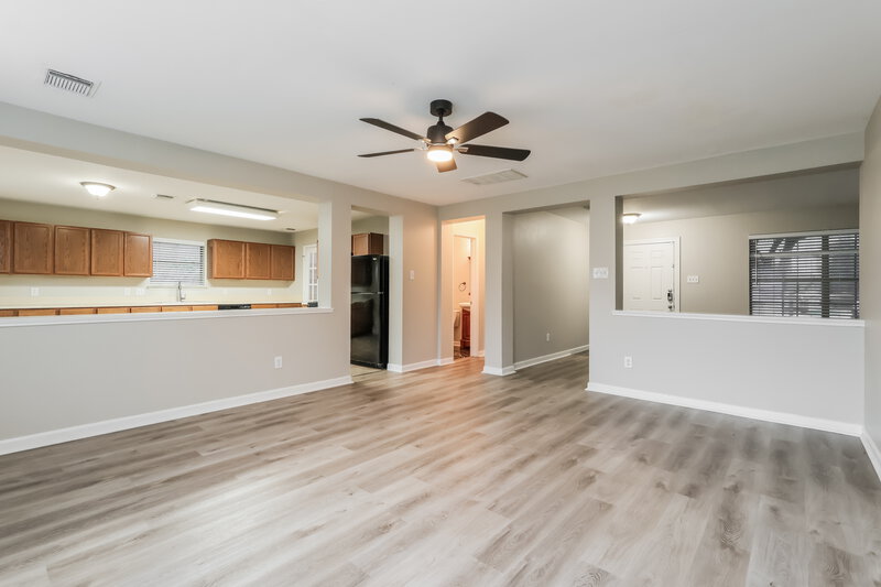 1,800/Mo, 15602 Clarks Fork Ct Houston, TX 77086 Living Room View 2