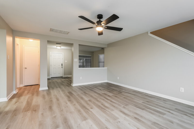 1,800/Mo, 15602 Clarks Fork Ct Houston, TX 77086 Living Room View 3