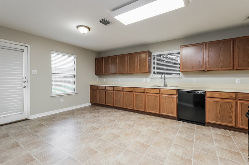 1,800/Mo, 15602 Clarks Fork Ct Houston, TX 77086 Kitchen View
