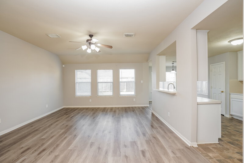 2,185/Mo, 923 Chad Baytown, TX 77521 Living Room View