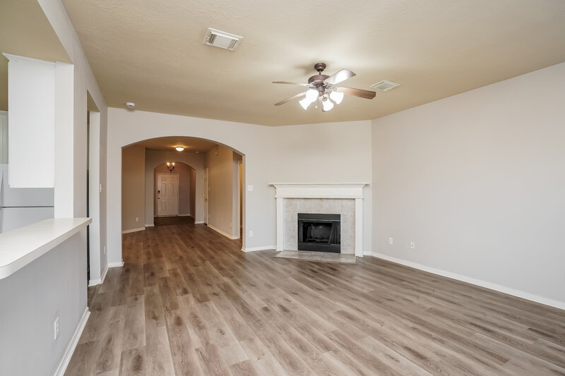 2,185/Mo, 923 Chad Baytown, TX 77521 Living Room View 2
