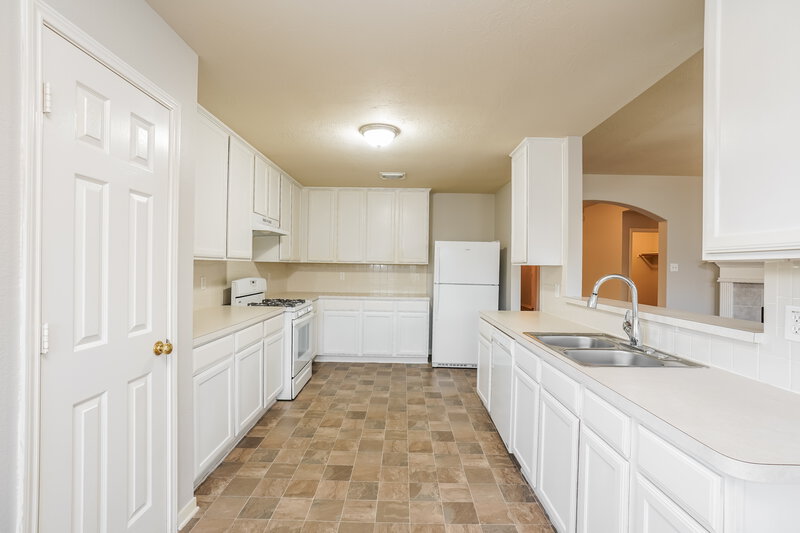 2,185/Mo, 923 Chad Baytown, TX 77521 Kitchen View