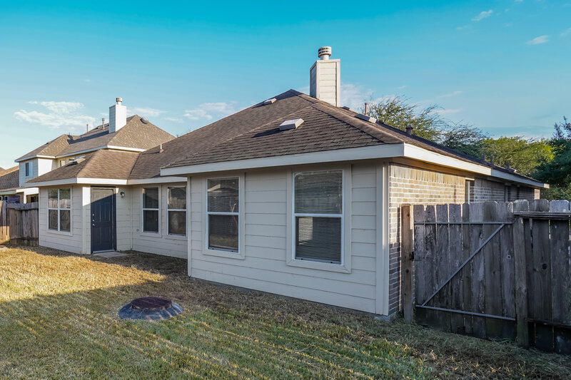 2,185/Mo, 923 Chad Baytown, TX 77521 Rear View