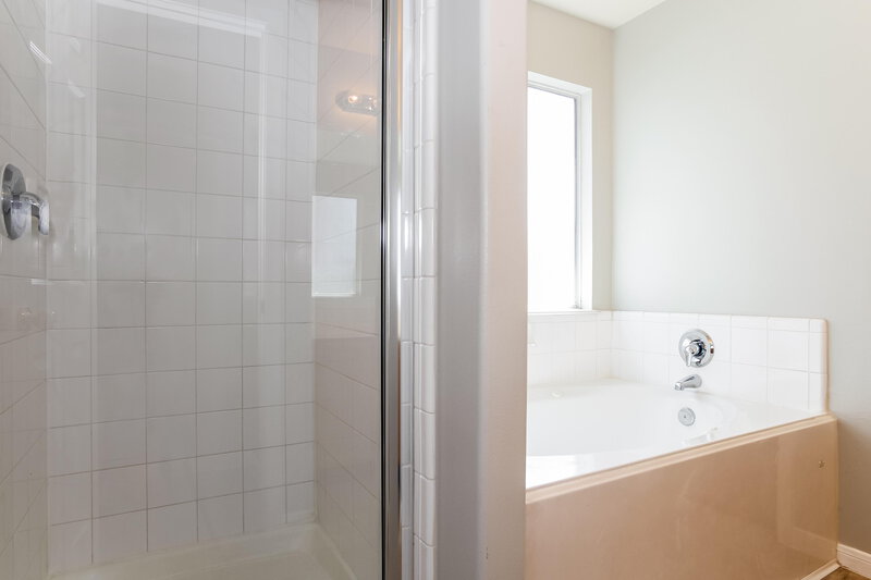 1,985/Mo, 19743 Cozy Cabbin Dr Katy, TX 77449 Bathroom View 2