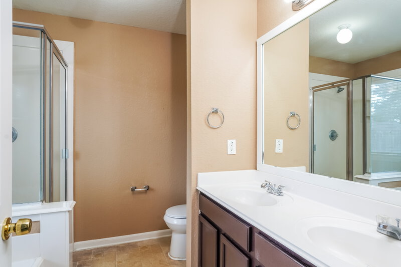 1,770/Mo, 19726 Coldfield Dr Katy, TX 77449 Main Bathroom View