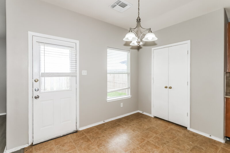 2,075/Mo, 214 Kestrel Ln Rosharon, TX 77583 Breakfast Nook View