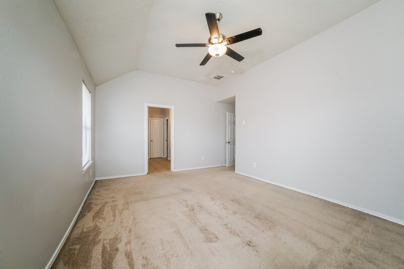 2,065/Mo, 13030 Sandhill Park Ln Houston, TX 77044 Main Bedroom View 2
