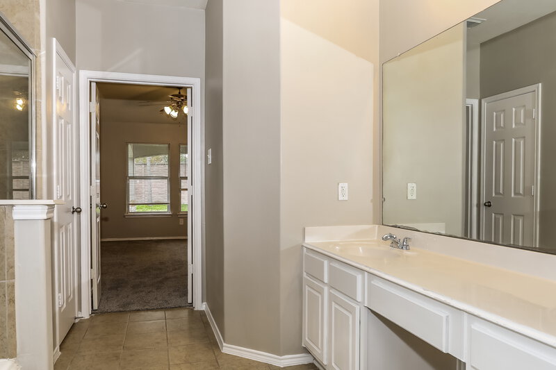 1,875/Mo, 7407 Blossommist Ln Richmond, TX 77407 Main Bathroom View