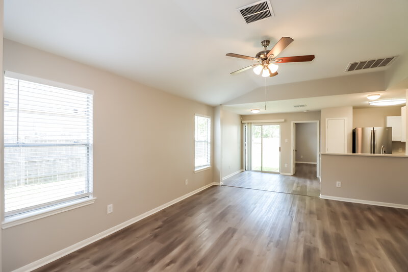 1,785/Mo, 4907 Winnipeg Blvd Richmond, TX 77469 Living Room View 2