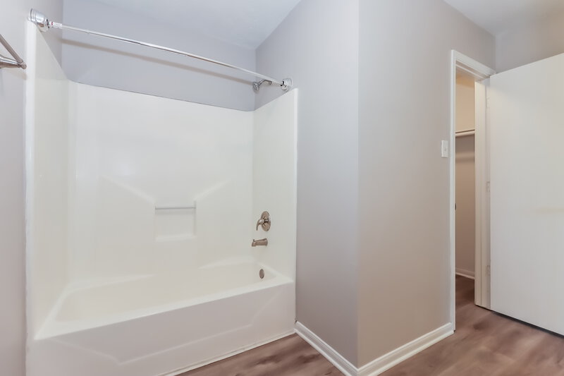 1,785/Mo, 4907 Winnipeg Blvd Richmond, TX 77469 Main Bathroom View 2