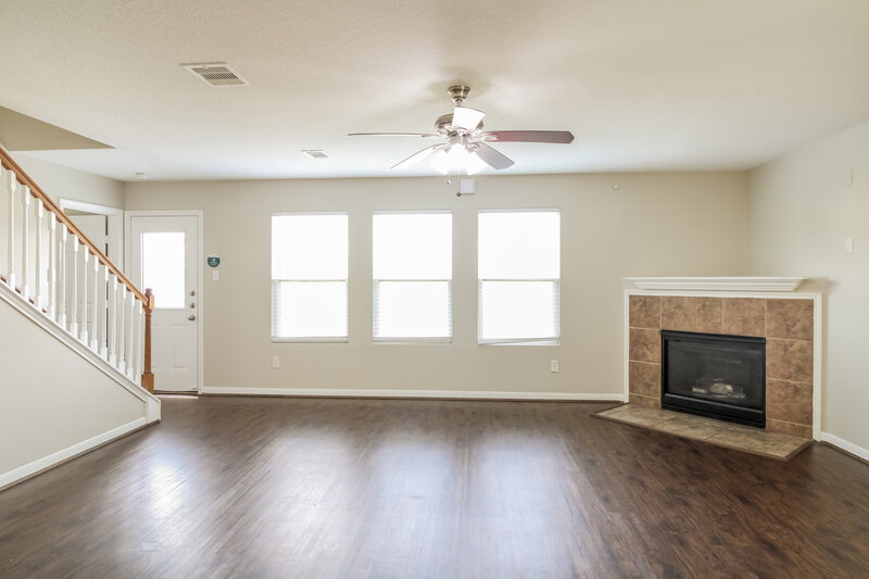 2,120/Mo, 11719 Downey Violet Ln Houston, TX 77044 Living Room View