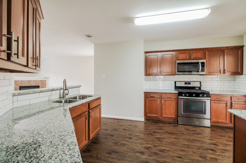 2,120/Mo, 11719 Downey Violet Ln Houston, TX 77044 Kitchen View 2