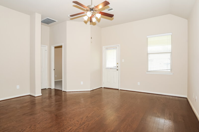1,870/Mo, 18306 Paige Terrace Ct Cypress, TX 77433 Living Room View