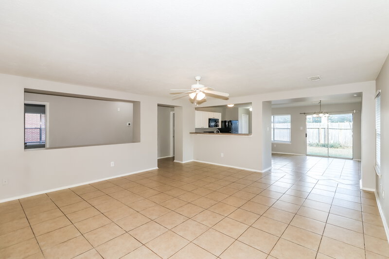 1,780/Mo, 3306 Coldwater Canyon Ln Katy, TX 77449 Living Room View 2