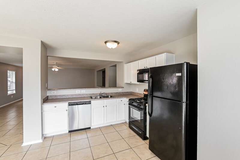 1,765/Mo, 3306 Coldwater Canyon Ln Katy, TX 77449 Kitchen View
